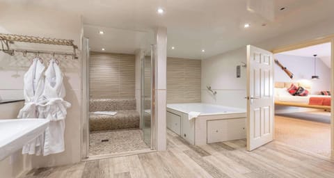 Suite, 1 King Bed | Premium bedding, in-room safe, individually decorated