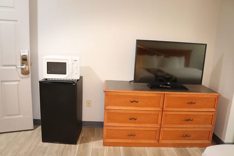 Premium bedding, minibar, desk, laptop workspace