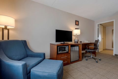 Suite, Multiple Beds, Accessible, Non Smoking (Upgrade) | Desk, laptop workspace, iron/ironing board, free WiFi