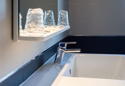 Basic Double or Twin Room, 1 Bedroom, Garden View | Bathroom sink