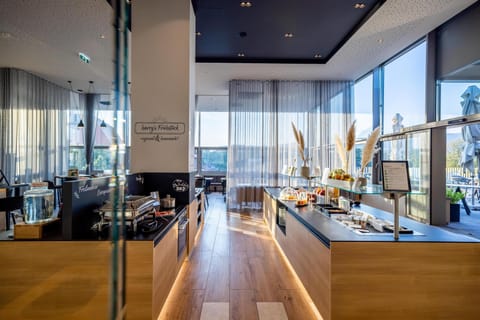 Daily buffet breakfast for a fee