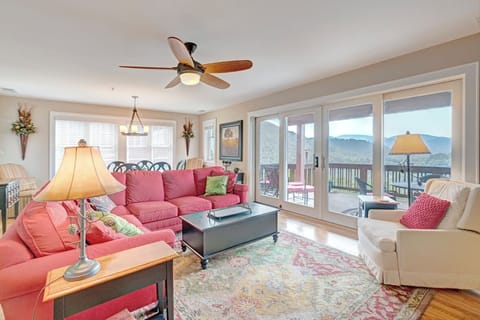 Living Room--- Mountain View