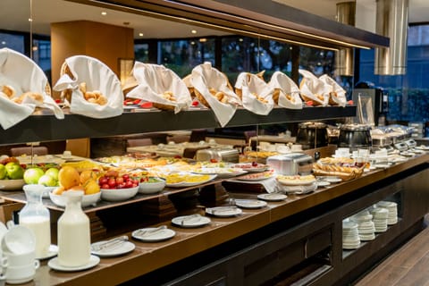 Daily buffet breakfast for a fee