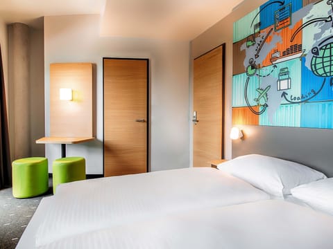 Double Room | Hypo-allergenic bedding available, desk, soundproofing, WiFi (free)
