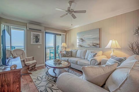 Family room with gel foam queen sleeper sofa bed