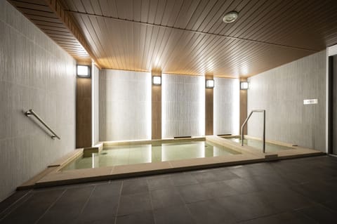 Shower, free toiletries, hair dryer, bathrobes