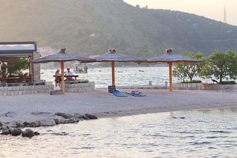 Apartment (Two Bedroom Apartment with Terrace) | Beach