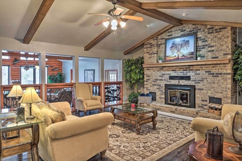 Hollister Vacation Rental | Single-Story Home | 4BR | 3.5BA | 4,500 Sq Ft