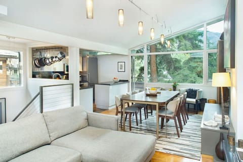 Open Concept Living Room/Dining Area/Kitchen