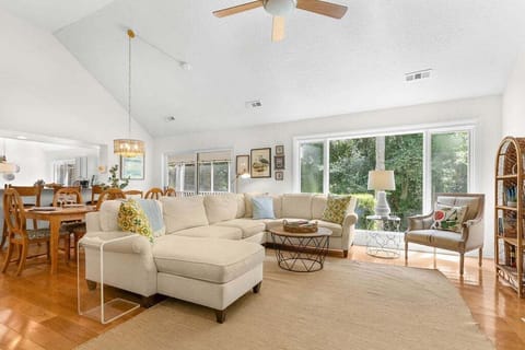 Enter this great open floor plan home.  Full ceiling to floor windows let all the beauty of Seabrook Island into your home
