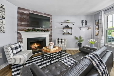 Such an inviting & welcoming home. It made our family vacation so special- Judy