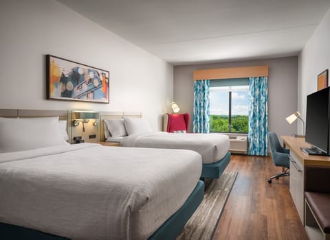 Premium bedding, in-room safe, desk, laptop workspace