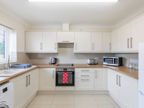 Kitchen | 9 Dawson Park - Marian Avenue Properties, Mablethorpe