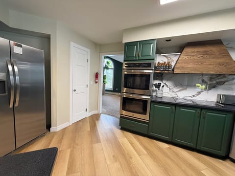 Double oven to make your holiday baking/cooking fun and easy