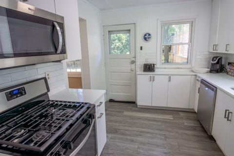 Main Level | Kitchen