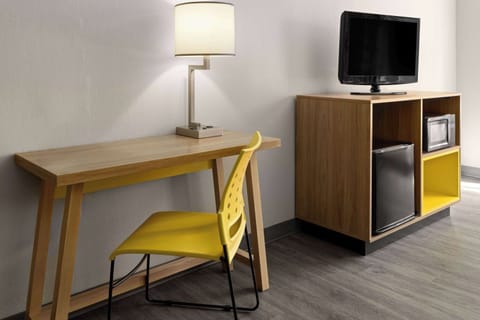 Suite, 1 King Bed, Accessible, Non Smoking (Bathtub) | Desk, laptop workspace, blackout drapes, soundproofing