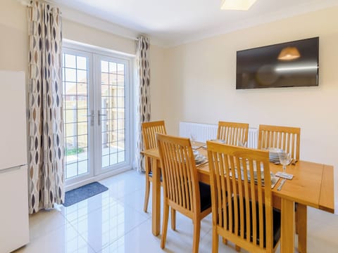 Dining Area | 3 Dawson Park - Dawson Holiday Homes, Mablethorpe