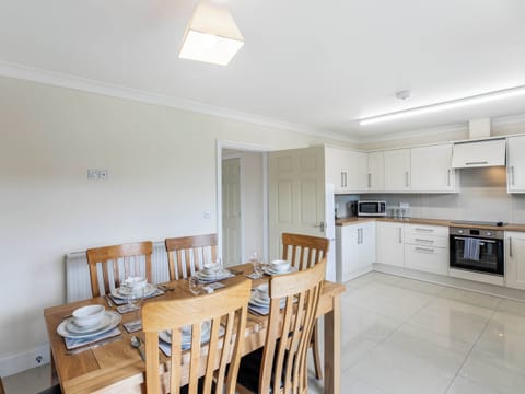Kitchen/diner | 10 Dawson Park - Marian Avenue Properties, Mablethorpe