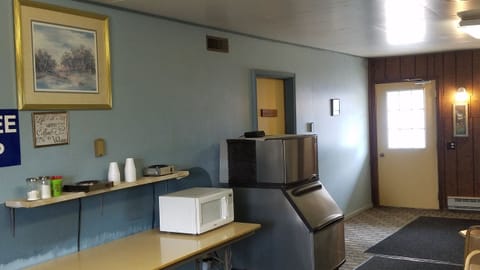 Free daily self-serve breakfast