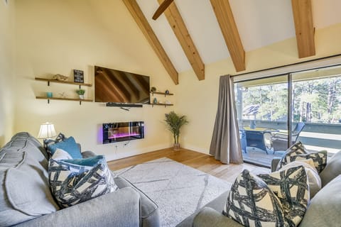 Welcome to Coastal Cottage