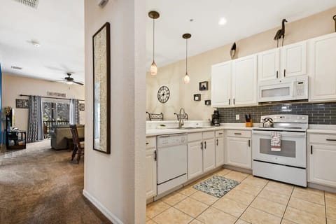 107NewProvidencePromenade-06