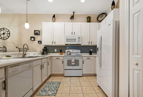 107NewProvidencePromenade-07