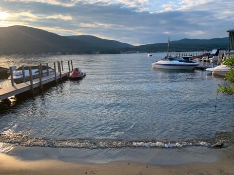 Shared private beach by only 6 other neighbors 