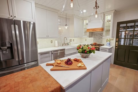 Fab kitchen equipped with Italian gas range, stainless steel appliances, + more!