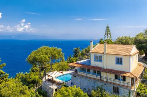 Beautiful villa with private pool and terrace with sea views