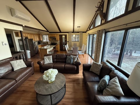 Living, dining room
2nd floor