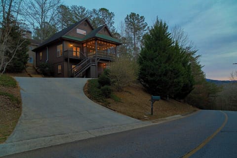 Our guests have access to the community amenities including the golf course, day spa, community pool, pickleball and more