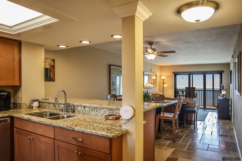 This beautiful 2B/2B Riviera Club Vacation Condo is perfect for your next Florida stay.