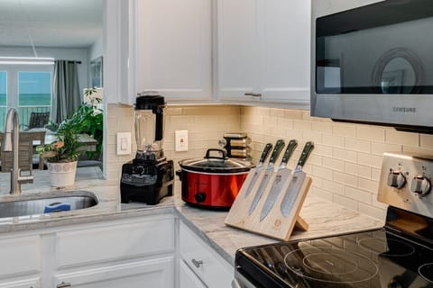 Professional blender for tasty frozen drinks and Japanese Damascus knives. 