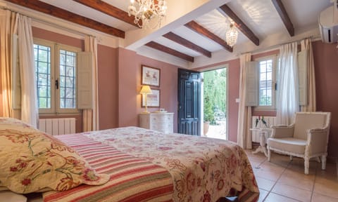 Standard Double Room | In-room safe, individually decorated, individually furnished, free WiFi