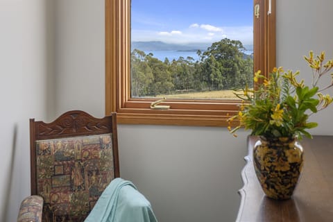 Family House, 3 Bedrooms, Fireplace, Ocean View | 3 bedrooms, premium bedding, individually decorated