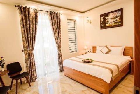 Deluxe Double Room, Balcony | Desk, iron/ironing board, free WiFi, bed sheets