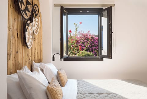 Standard Room, Garden View | Hypo-allergenic bedding, in-room safe, individually decorated