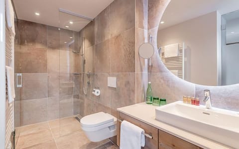 Family Room, Multiple Bedrooms, Balcony, Mountain View | Bathroom | Free toiletries, hair dryer, bathrobes, slippers