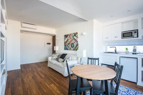 Apartment | Private kitchen | Cookware/dishes/utensils