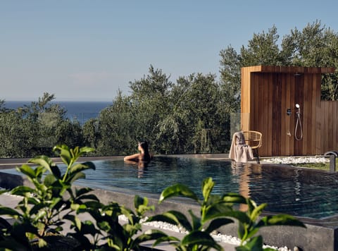 Watch the weather shiny across the horizon from this captivating villa.