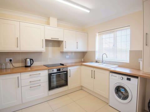 Kitchen/diner | 8 Dawson Park - Marian Avenue Properties, Mablethorpe