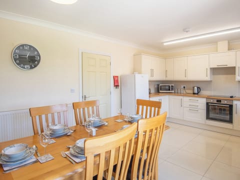 Kitchen/diner | 8 Dawson Park - Marian Avenue Properties, Mablethorpe