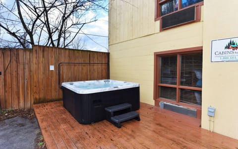 Private Outdoor Hot Tub