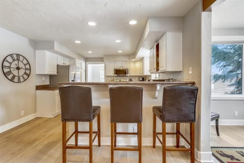 Kitchen - On The Rocks - Breckenridge Vacation Rental