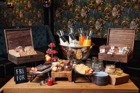 Free daily buffet breakfast