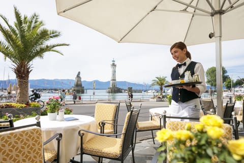 2 restaurants, breakfast, lunch, dinner served; German cuisine