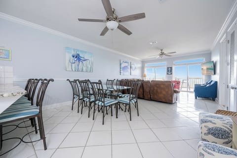 FunSpot 1713, 1713 West Beach Blvd., Gulf Shores, Alabama, beach front, 5 bedroom beach cottage