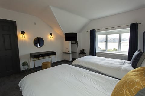 Double or Twin Room, Ensuite, Sea View