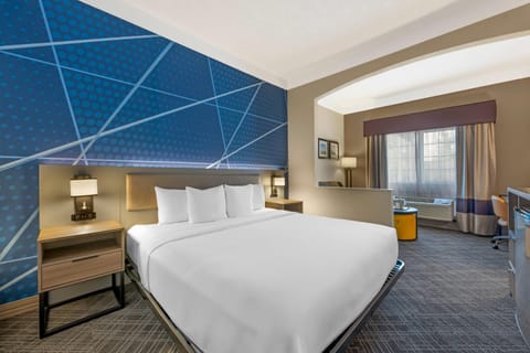 Premium bedding, pillowtop beds, desk, laptop workspace