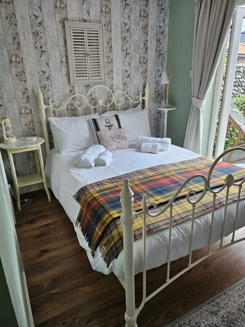 Superior Double Room, Ensuite (Kelling with courtyard)